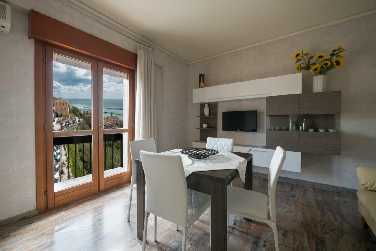 Domus Aurea Bed & Breakfast Шака Екстериор снимка